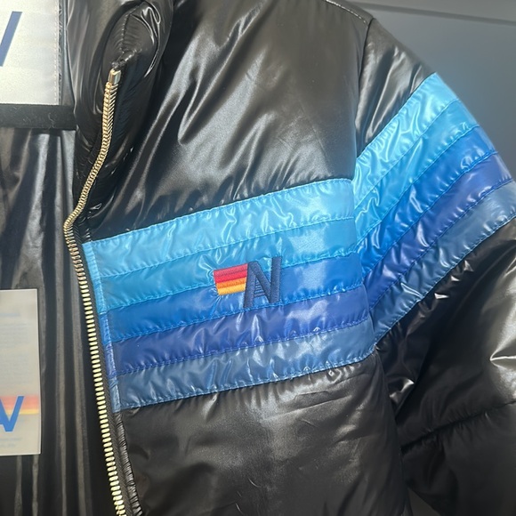 BRAND NEW 5 STRIPE LUXE APRES PUFFER JACKET - GLOSSY BLACK // BLUE STRIPES - Picture 3 of 4